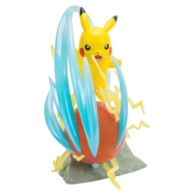 Jazwares Pokémon Statue Pikachu 33cm Deluxe / mit Lichtfunktion