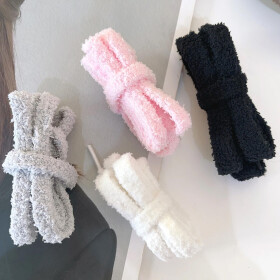 Fuzzy Laces Flat, Plüsch-Schnürsenkel, weiss